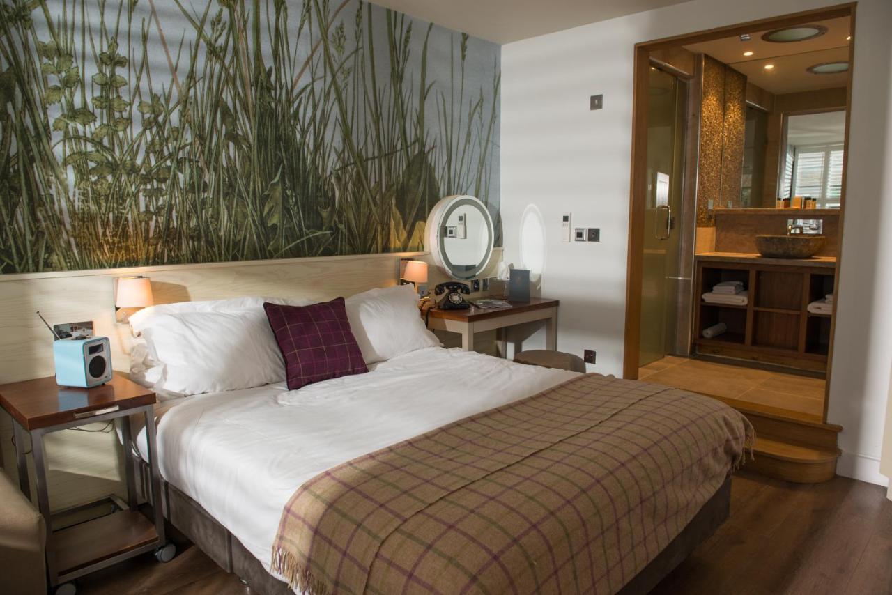 Judge's Lodging York Eksteriør billede A bedroom at The River Lee Hotel